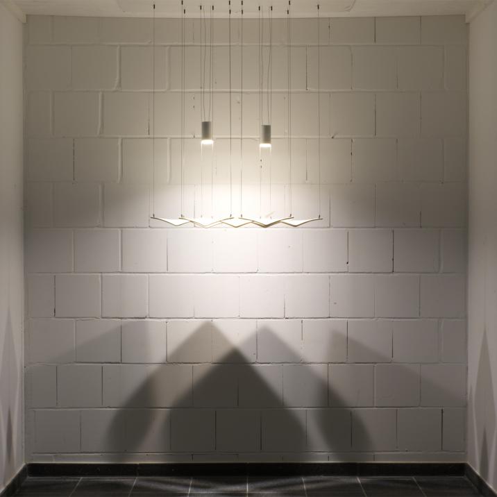 2.2_Arian Obornik_BA Thesis_2023_Leuchtobjekt PORCELAINABLE_monodirektionale Anordnung_Foto Arian Obornik